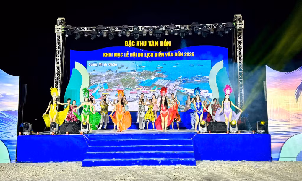 Many special cultural performances are presented at the opening ceremony of the Van Don Sea Tourism Festival 2026.