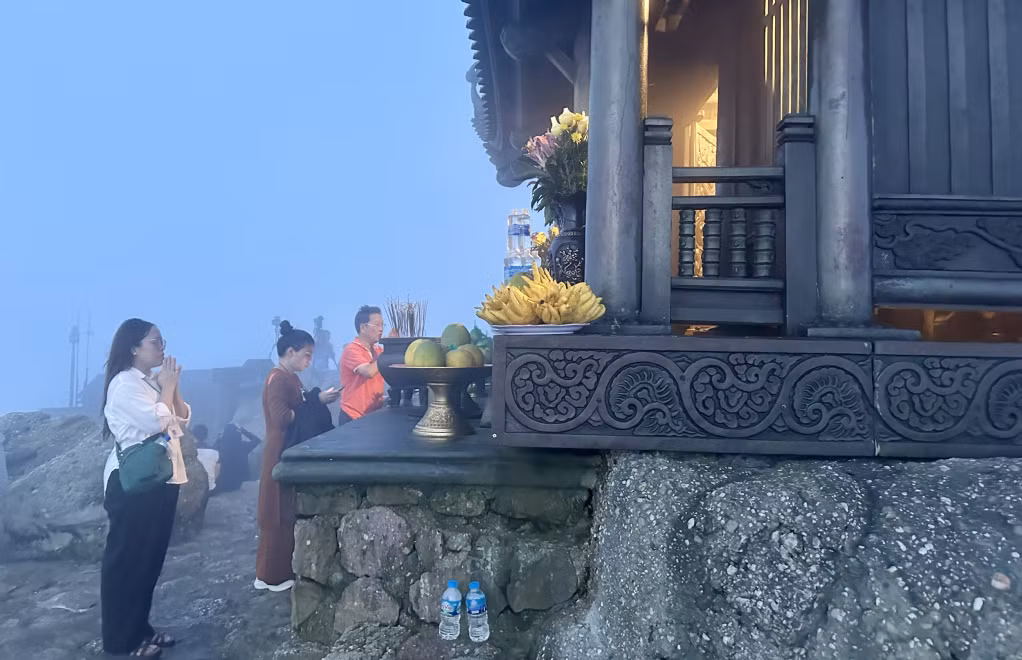 Many pilgrims and visitors arrive at Dong Pagoda from late night and early morning.