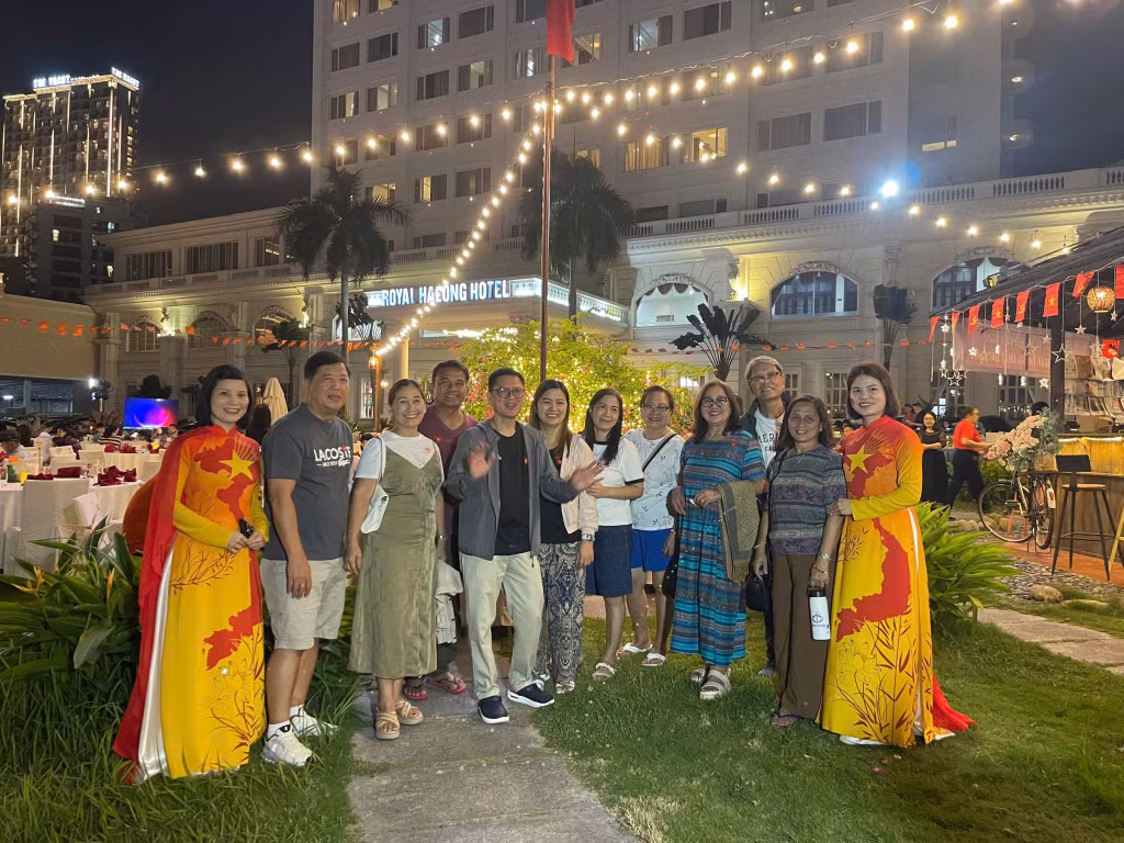 A tourist group from the Philippines visits Quang Ninh Province.