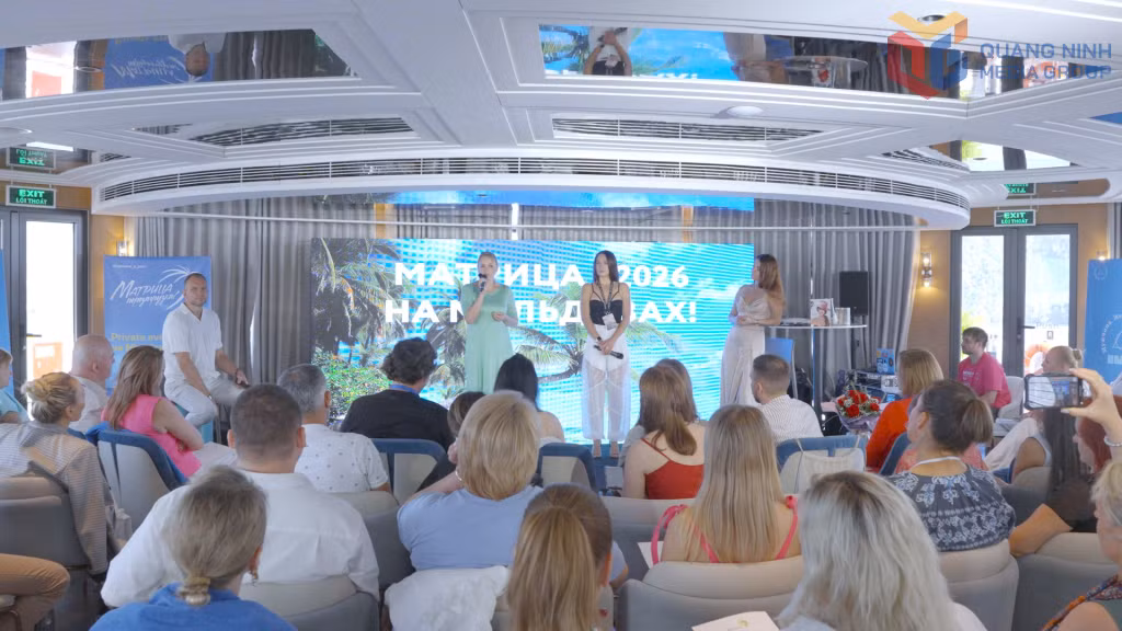 A Russian MICE delegation holds a conference and seminar aboard the Grand Pioneers cruise while exploring the heritage journey across Ha Long Bay and Bai Tu Long Bay.