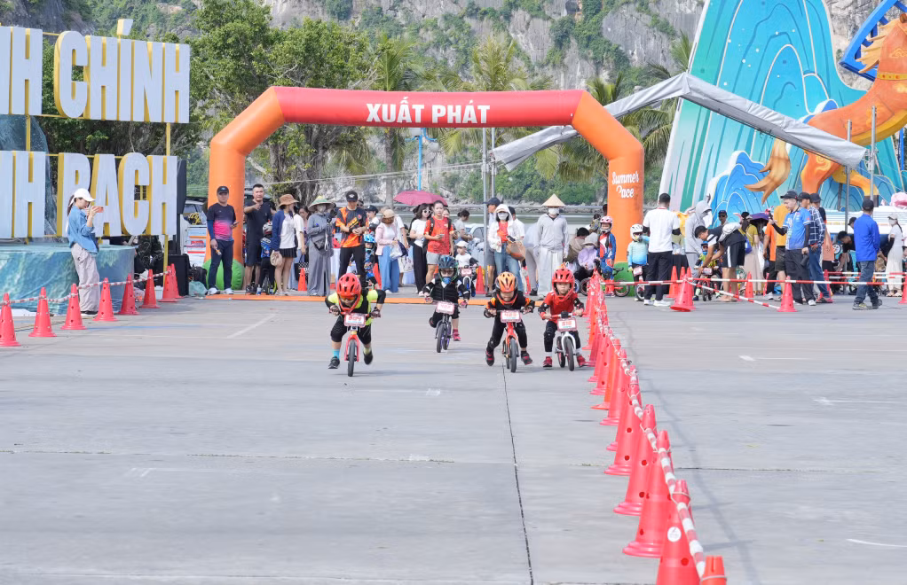 The Gymkhana Kid zone, an interactive balance-bike playground where more than 300 children compete while developing riding skills, confidence and sportsmanship from an early age.