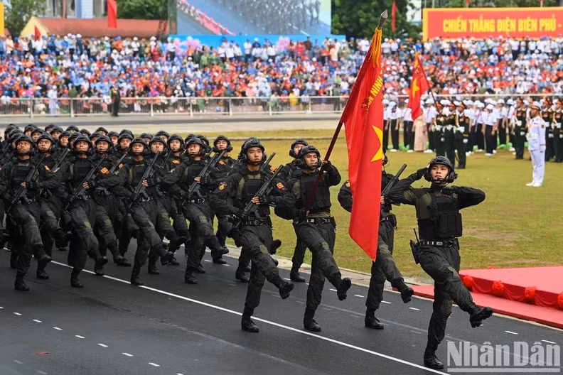 The formation of male Special Police soldiers.