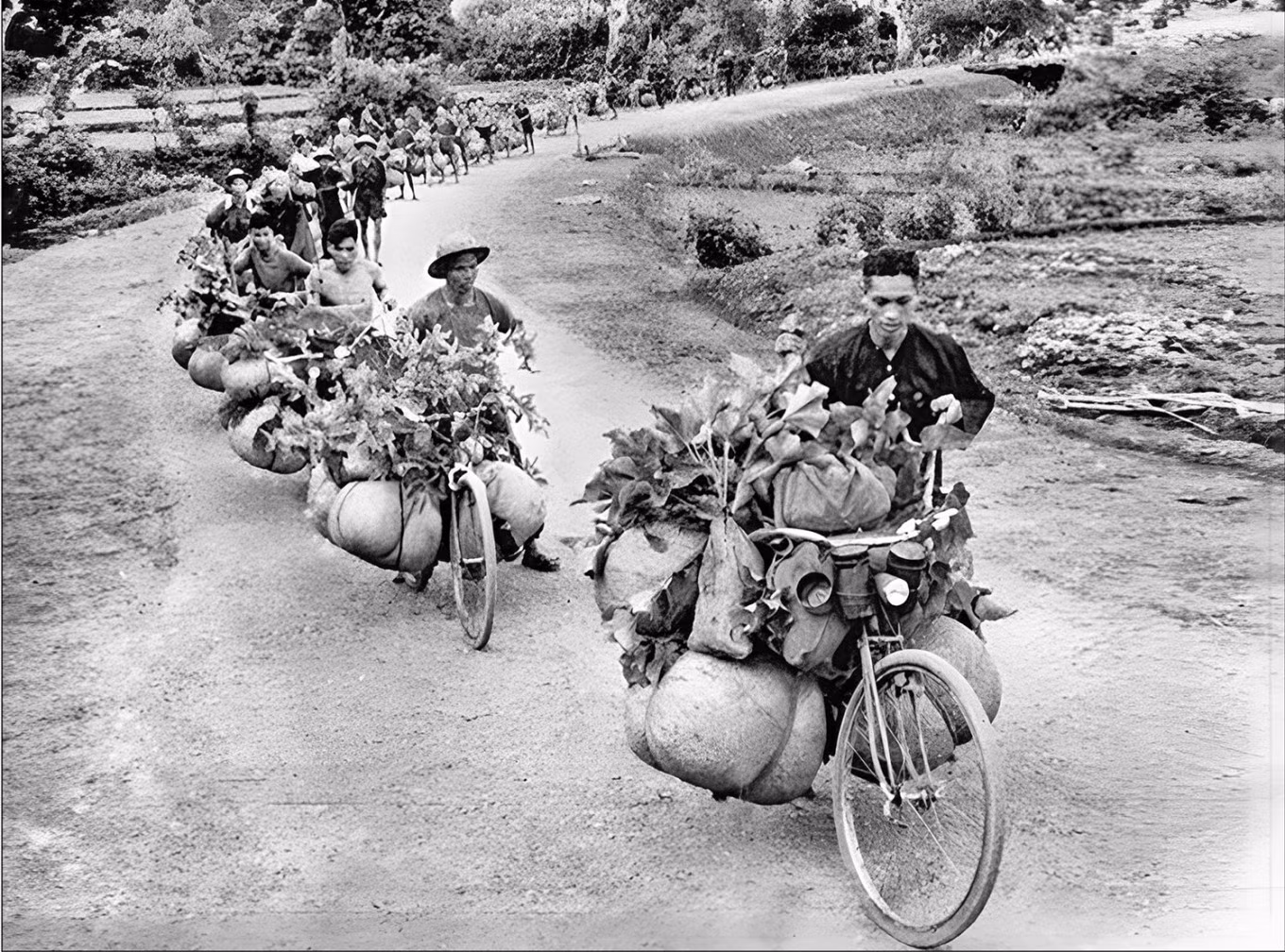 Over 20,000 bicycles were used to transport food, goods and weapons to the front. The Dien Bien Phu battle was an iconic one that showed the determination of both the army and others in defending the country.