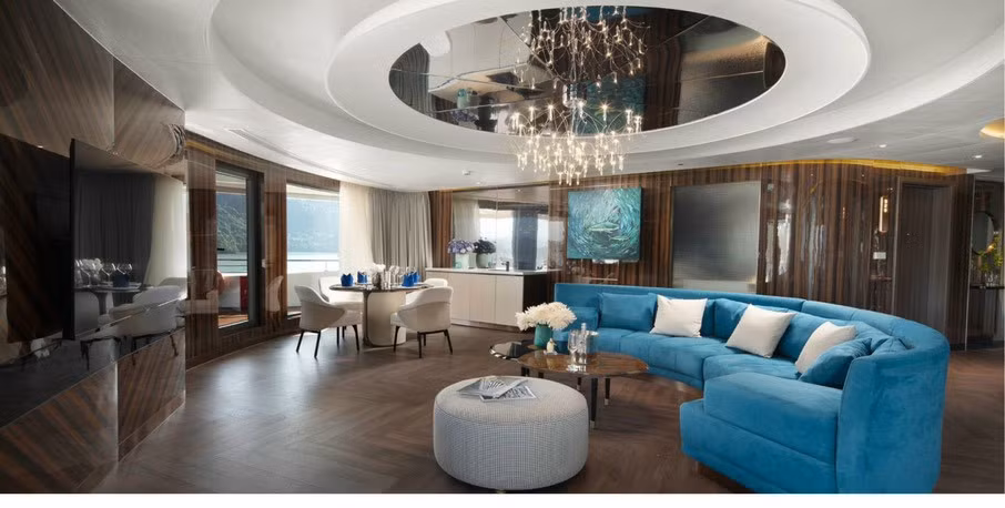 The Essence Grand Halong Bay Cruise 2, designed with six stories, promises service quality meeting international five-star standards.