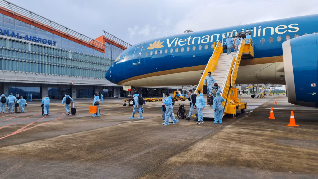 Passengers arrived at Van Don International Airport.