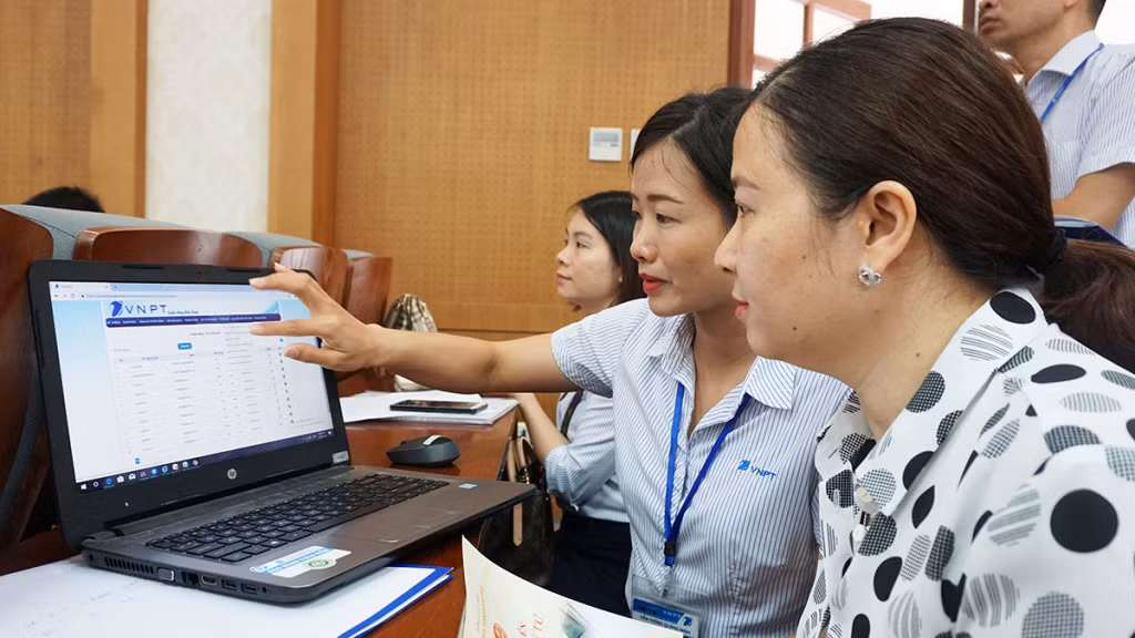 Relevant documents and instructions on e-invoices have been updated on the online portal of Quang Ninh Department of Taxation as well. 