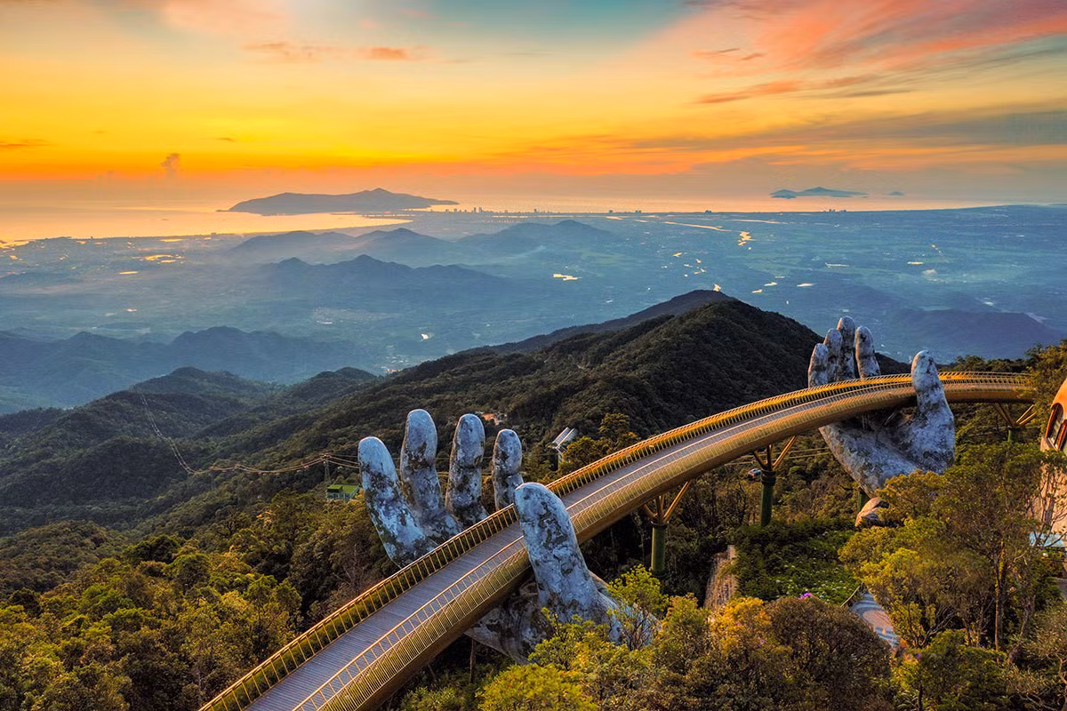 Three Vietnam parks win prizes at World Travel Awards