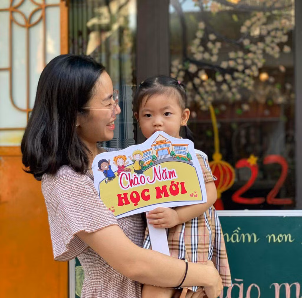A mother and her preschool student