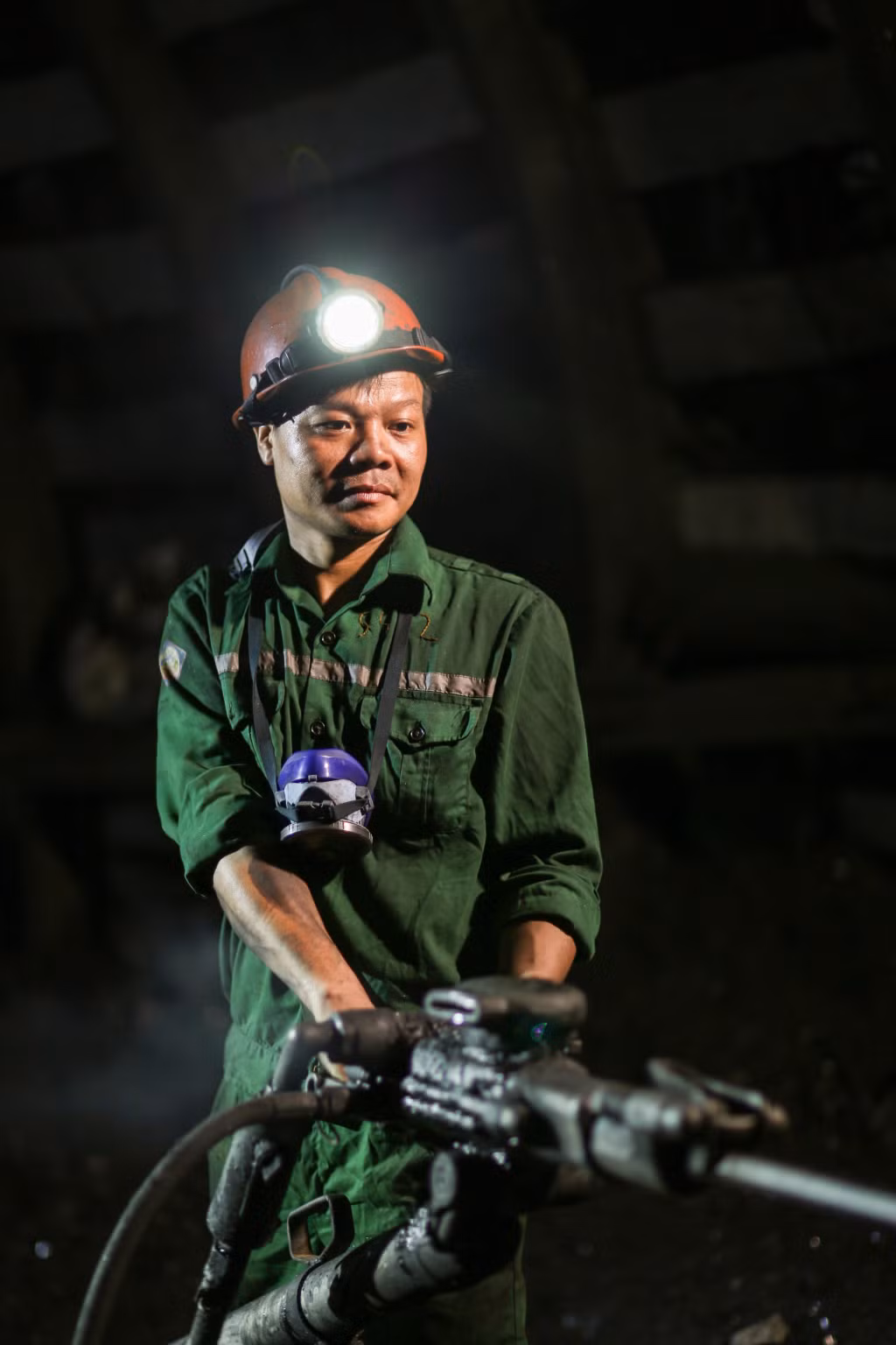Thợ đào lò tiêu biểu Nguyễn Quang Trung luôn đạt năng suất và thu nhập cao.