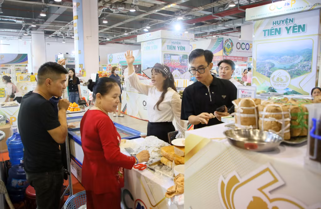 Quang Ninh's typical food products attract lots of customers.