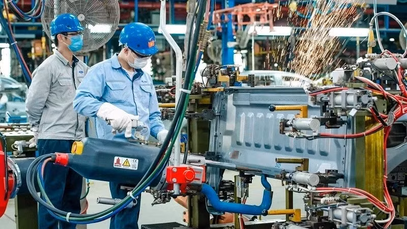 About 73% of total FDI capital poured into the manufacturing and processing industry (Illustrative image)