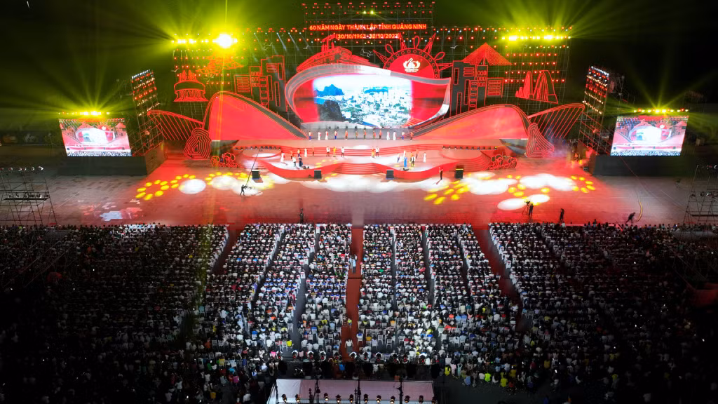 The music night left great impressions on locals and tourists,