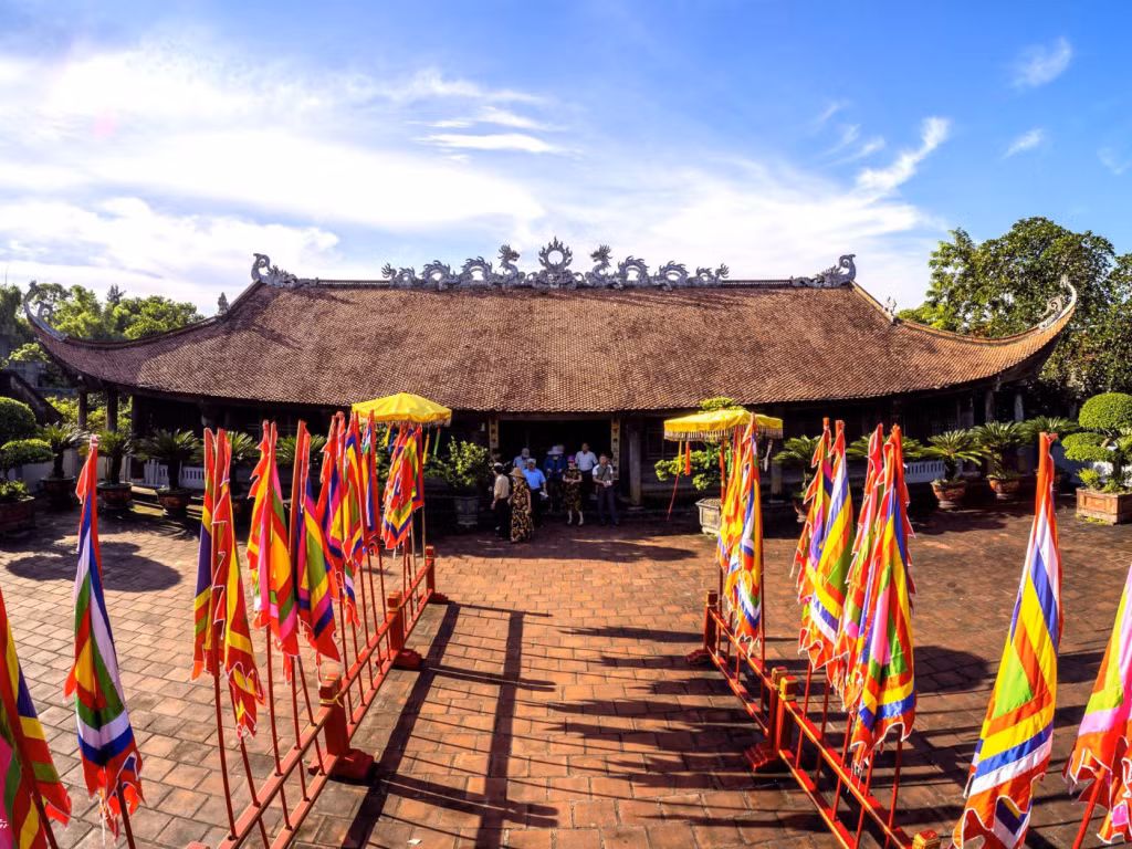 Tra Co Temple