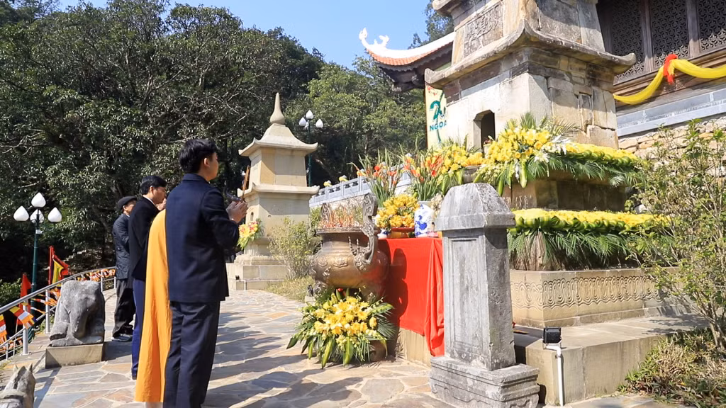 As one of 14 historical relic sites of the Tran Dynasty (1225-1400), the pagoda was approved by the Government as a special National Heritage in 2014.