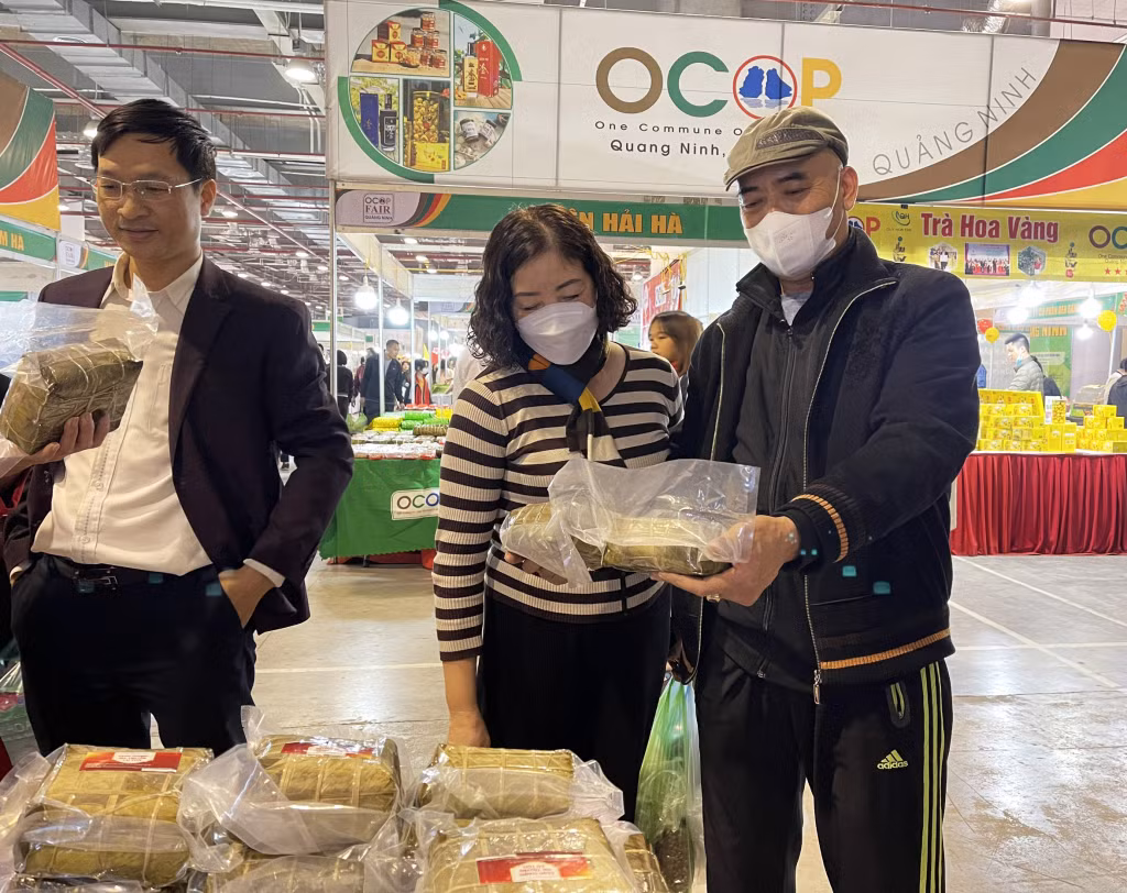 Spring OCOP Fair 2023 attracts thousands of customers ảnh 4
