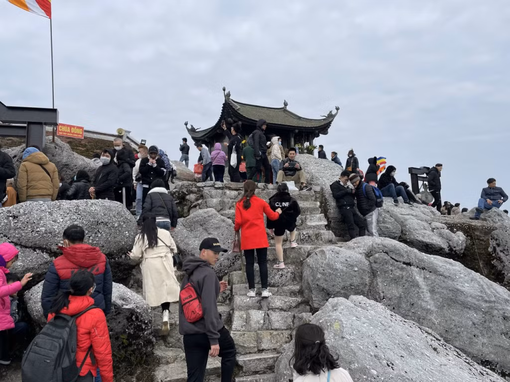 At Dong (Bronze) pagoda