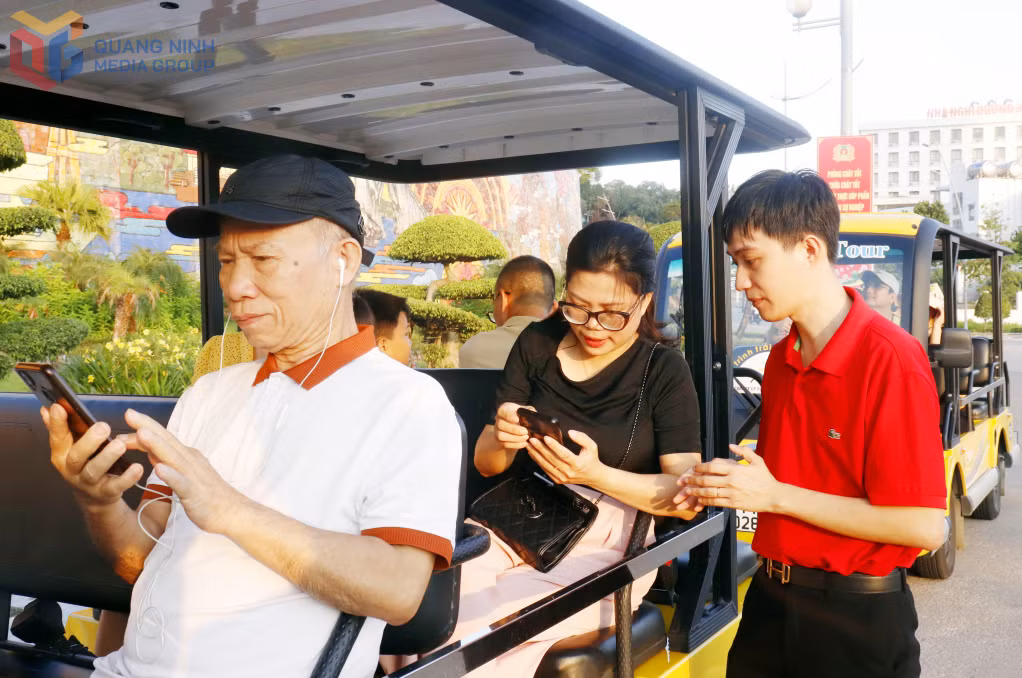 Digital audio guides integrated with GPS positioning further enrich the journey for visitors.