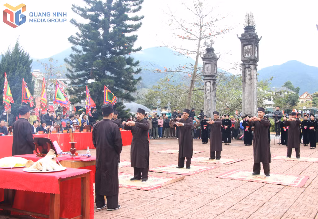 A deity worship ceremony on the festival’s opening day.