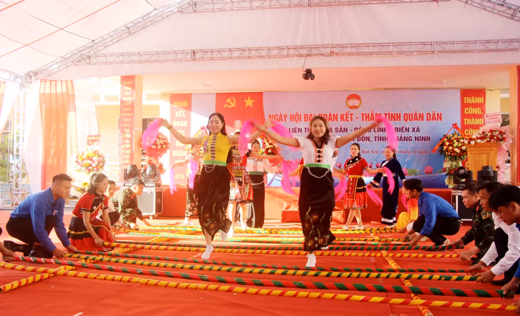 Ban Sen commune, Van Don district
