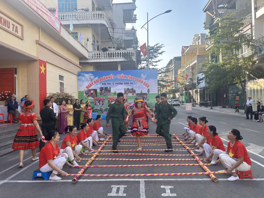 Joyful activities are held at Hong Hai ward, Ha Long city