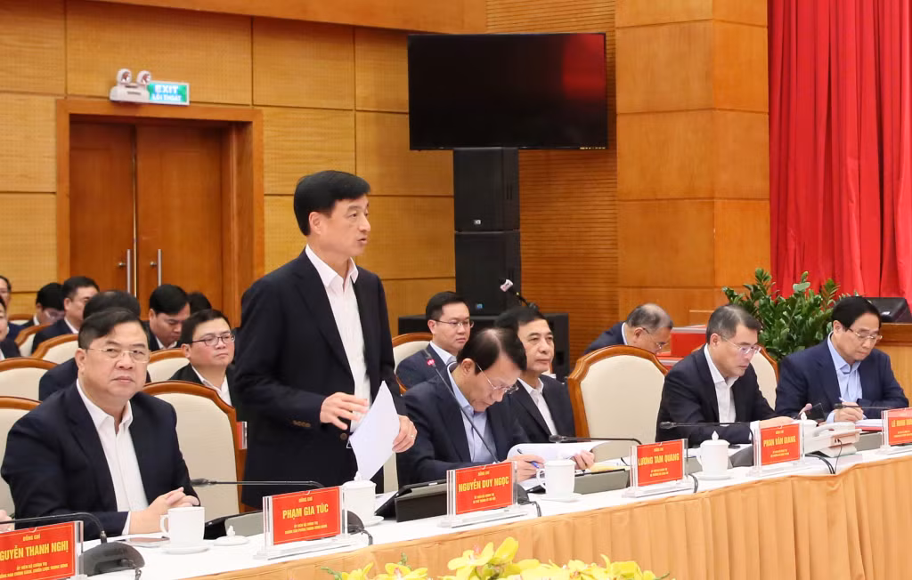 Additional suggestions were also made regarding strengthening regional and inter-regional coordination, especially cooperation with neighboring localities and the capital city of Hanoi.