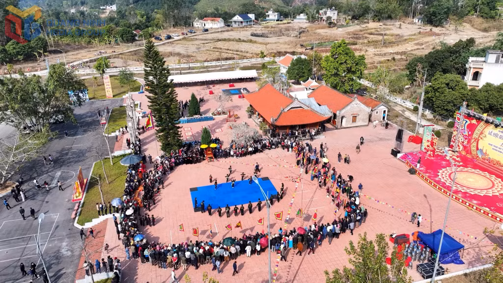 Luc Na Communal House Festival (Luc Hon Commune): Martial arts performances add depth to the festival’s cultural space