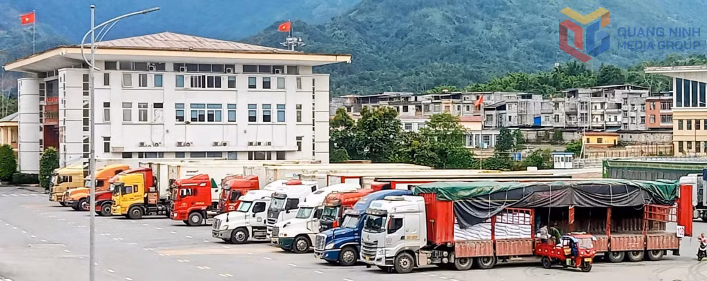 Operations at Bac Phong Sinh Border Gate