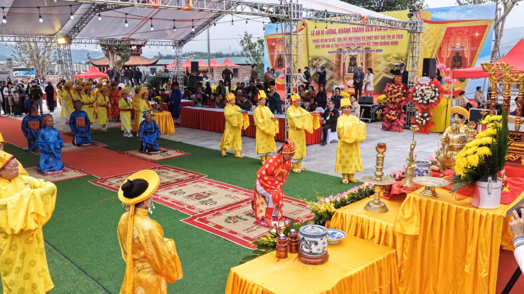 The formal ritual held in the communal house courtyard.