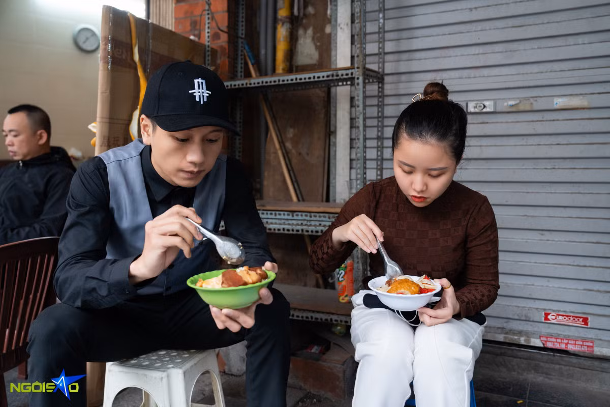 Hanoi's sticky rice and fried pate: a 2-hour breakfast favorite ảnh 9 Hanoi's sticky rice and fried pate: a 2-hour breakfast favorite