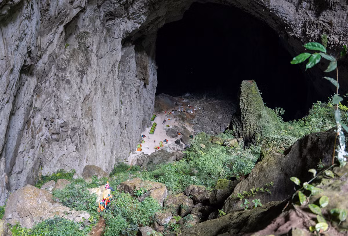 Camping Son Doong cave at three stunning stops