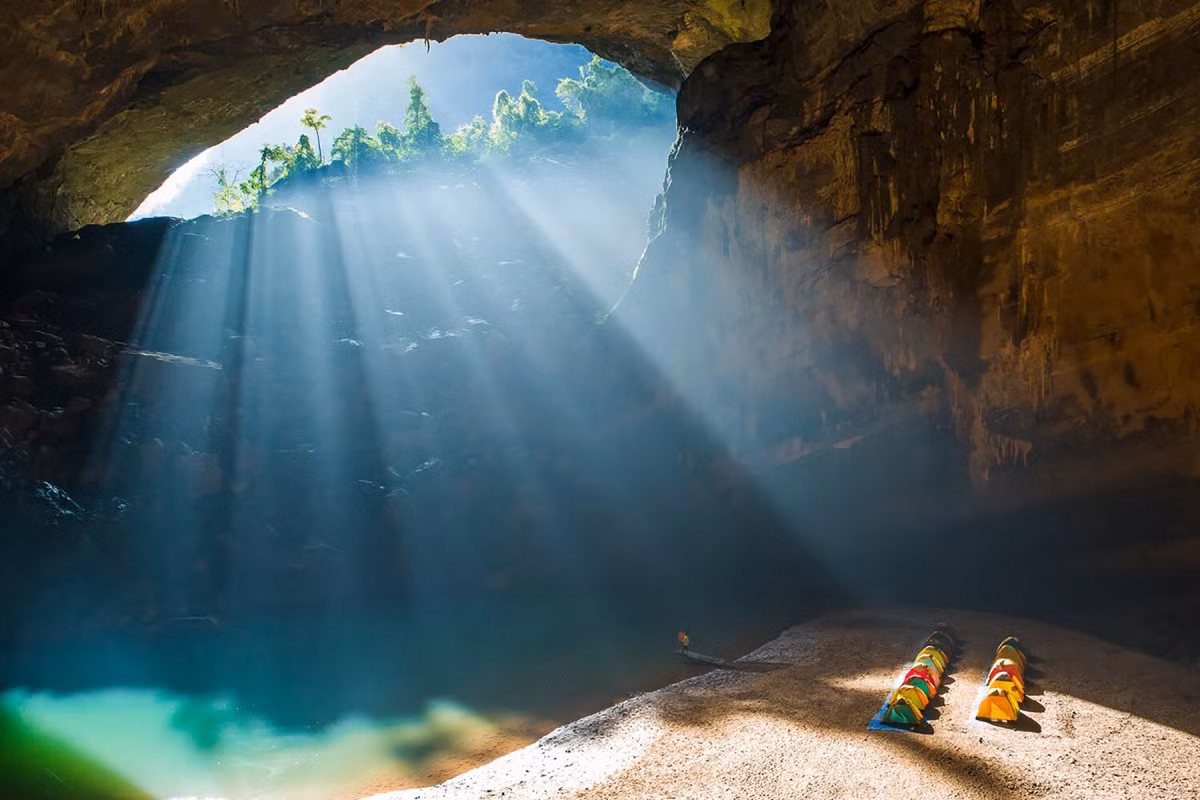 Camping Son Doong cave at three stunning stops
