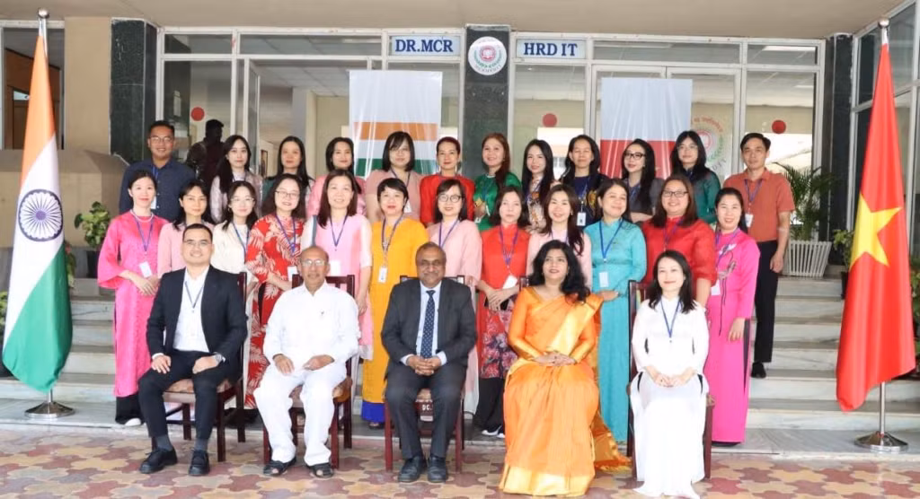 The delegation of Vietnamese journalists is warmly welcomed at the Dr MarriChanna Reddy Human Resource Development Institute, Telangana, India.