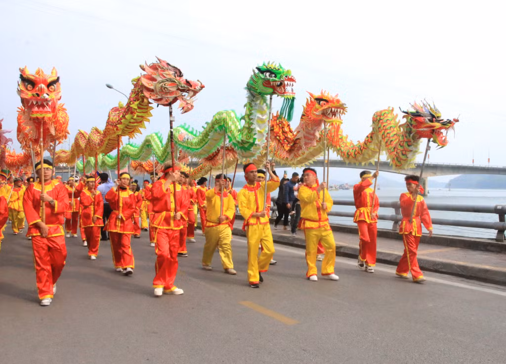 Dragon dance
