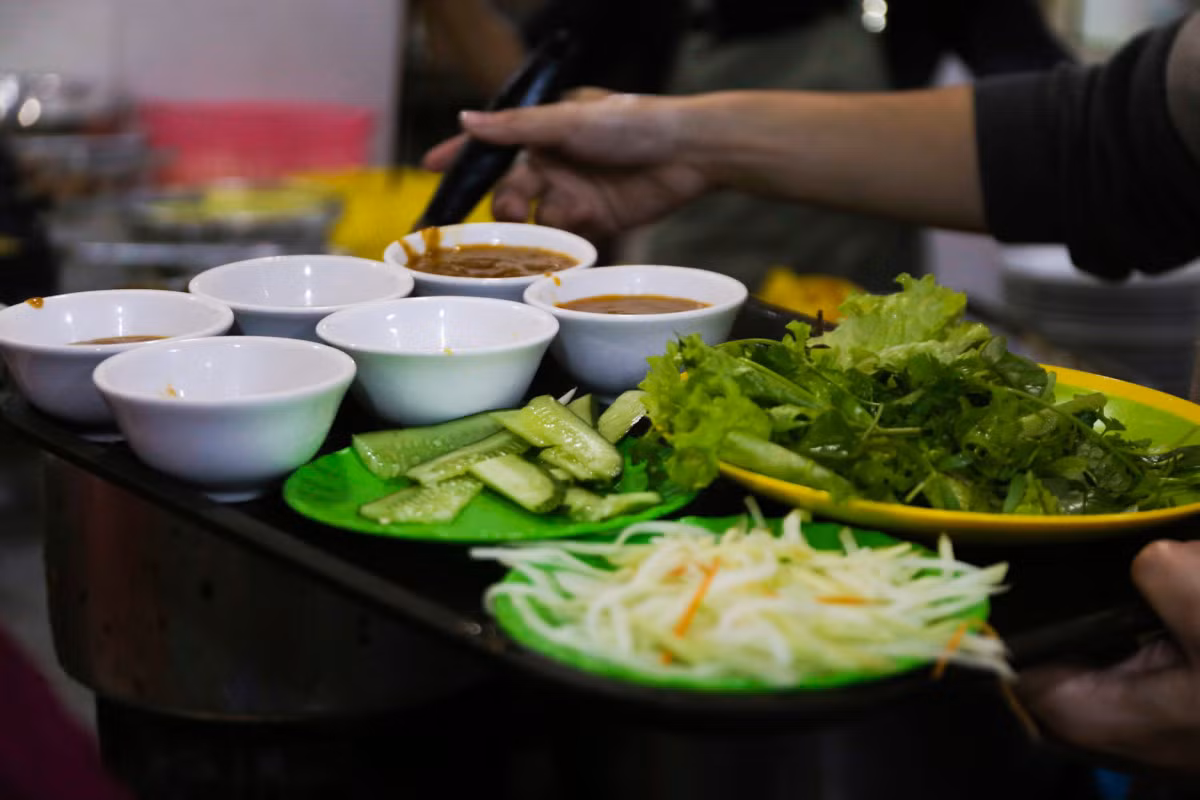 Banh xeo sizzles at 40-year-old eatery