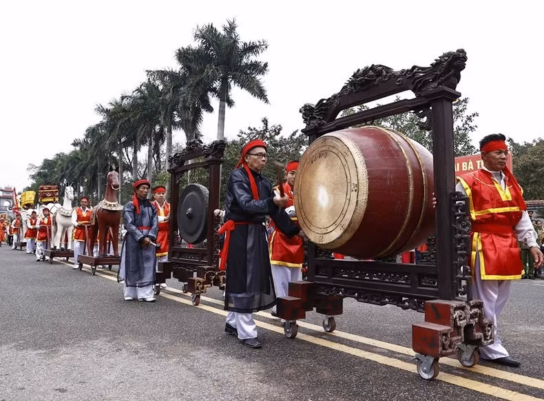 A grand procession at the 2023 Trung Sisters’ Temple Festival (Photo: VNA)