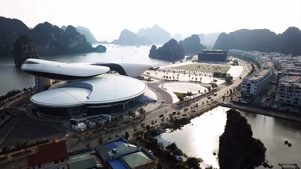 A corner of Ha Long city
