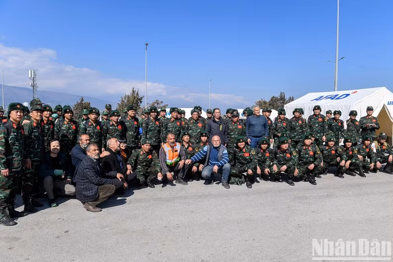 Following the ten-day mission in Turkey, Vietnamese military rescue officers have left an image of a humane and benevolent Vietnam doing its best to help international friends.