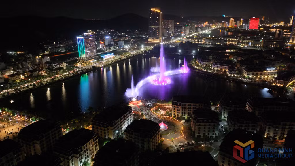Spectacular water musics show lights up autumn fest 2025