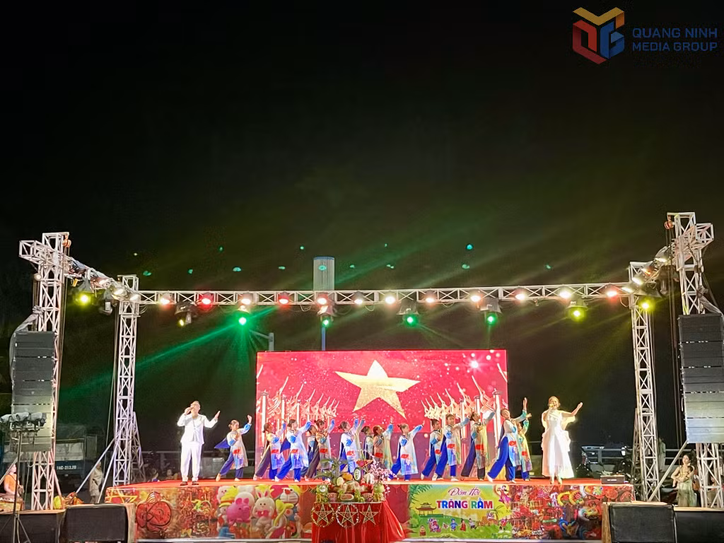 Children performed a variety of vibrant art and music pieces themed around the Mid-autumn festival during the celebration.