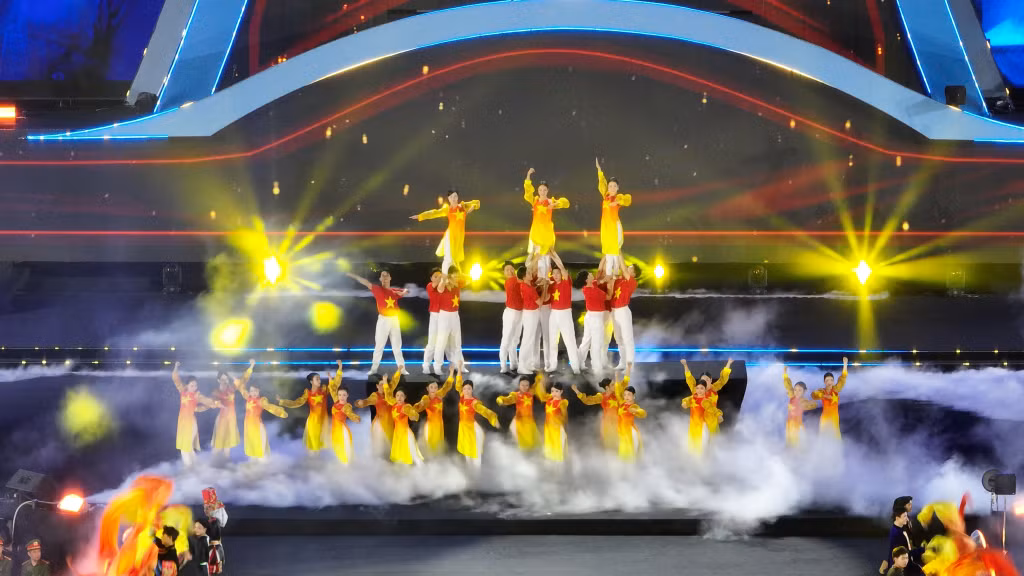 Performing in front of such an enthusiastic and devoted crowd was both a joy and an honor for all the singers, musicians, and performers taking part in Ha Long Concert 2025.