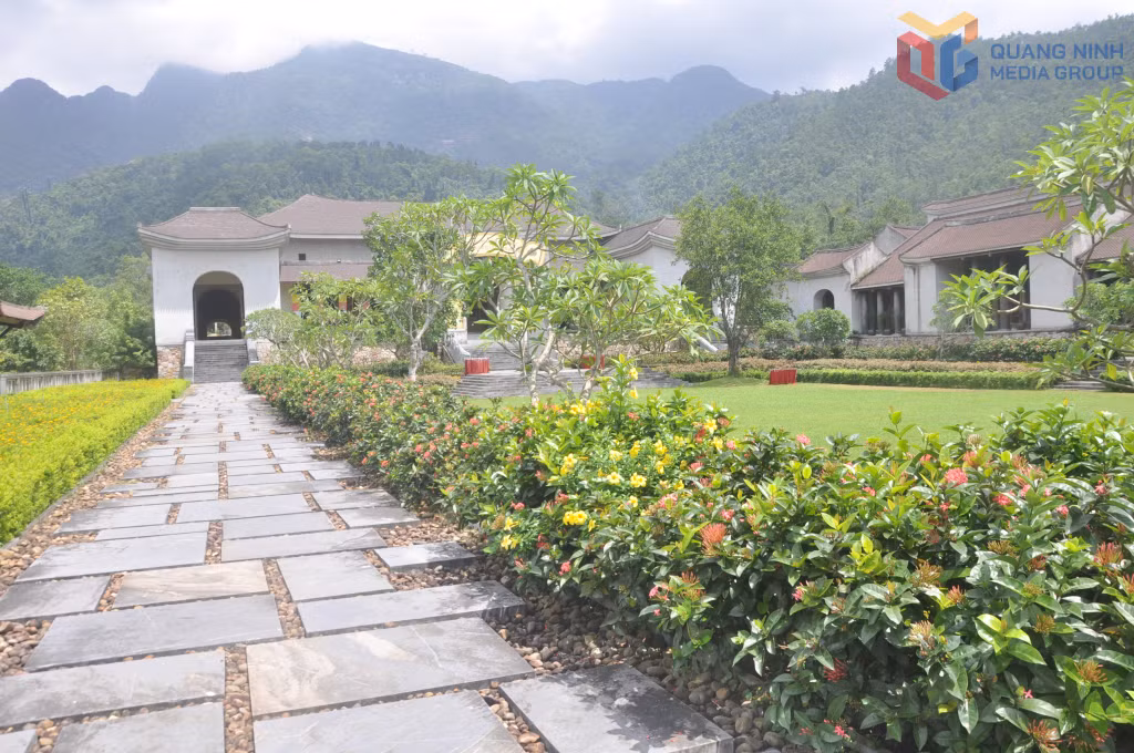 The Truc Lam Cultural Center was built at the foot of Yen Tu mountain