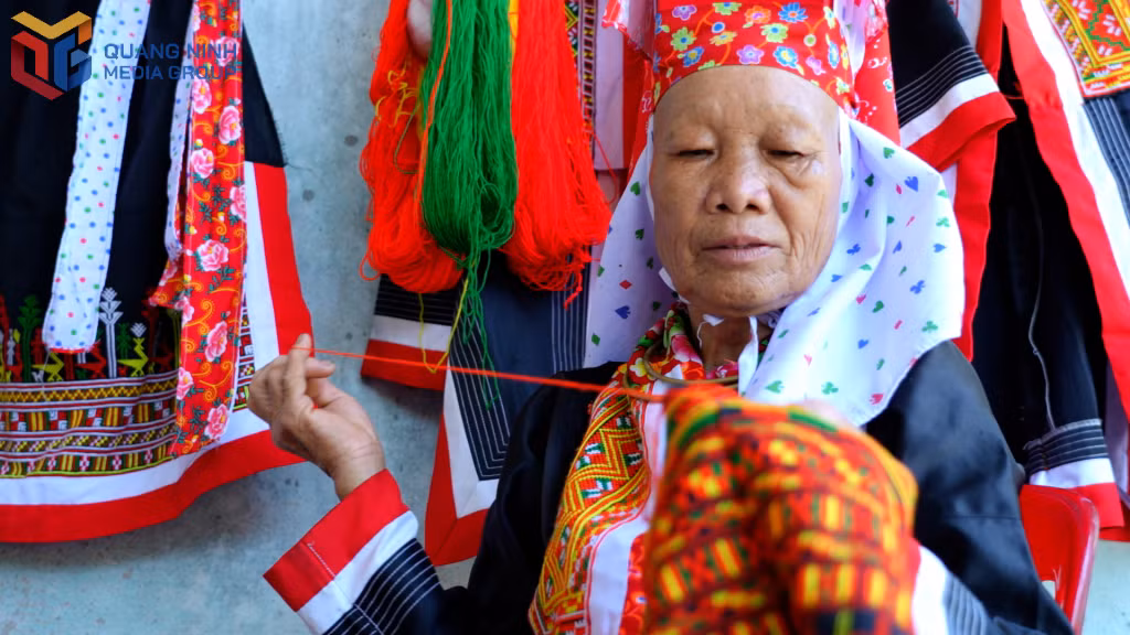 Now in her seventies, artisan Gieng Chong Senh remains deeply devoted to preserving the traditional embroidery of the Dao Thanh Phan people.