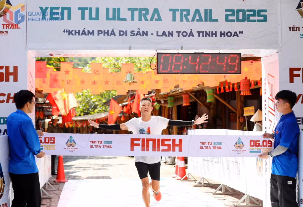 An athlete crossed the finish line in the men’s 25km race.