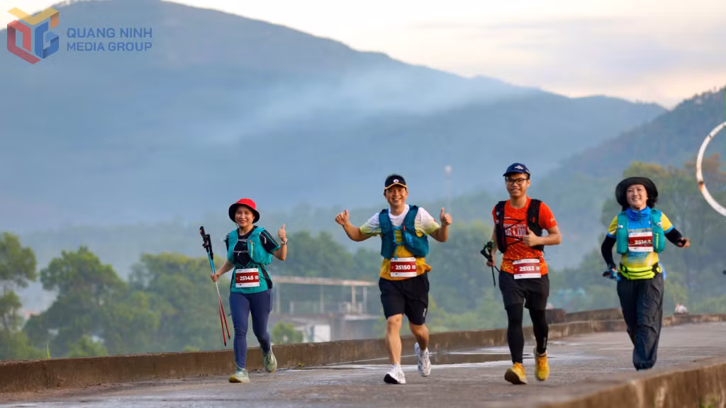Runners beamed with excitement as they embraced the crisp autumn air of Yen Tu.