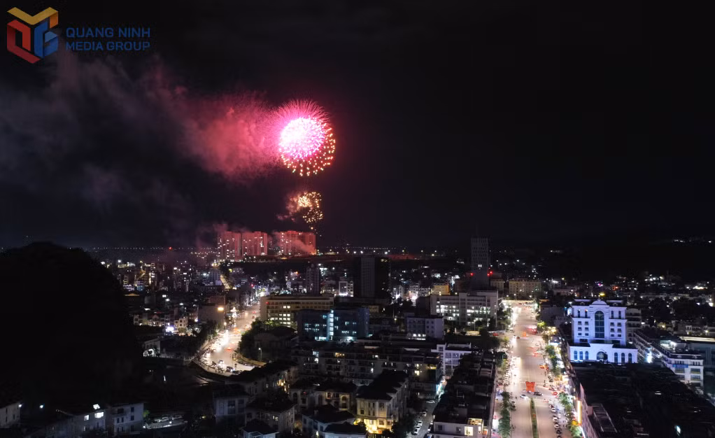 The fireworks display was launched from the Ngan hang hill area.