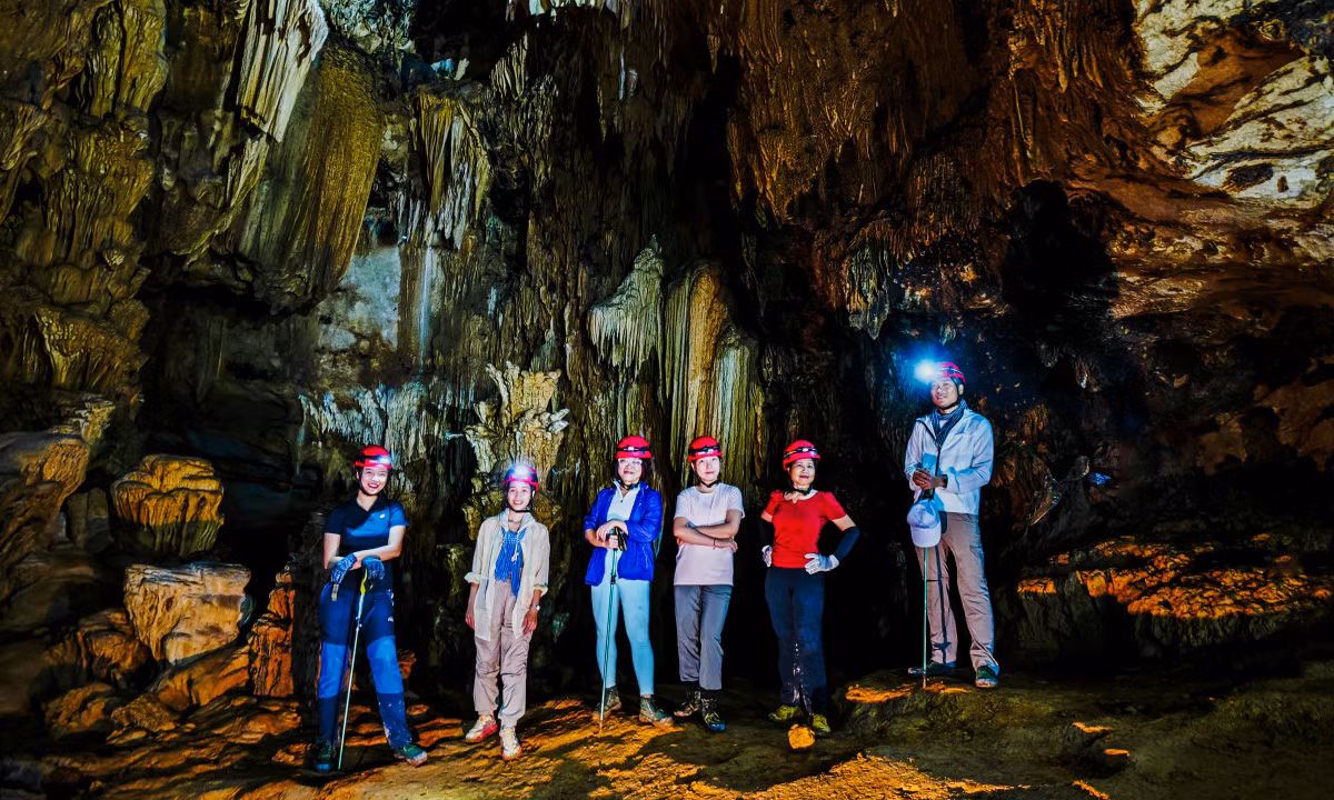 Canh Cao Sinkhole: a limestone giant hidden in the jungle