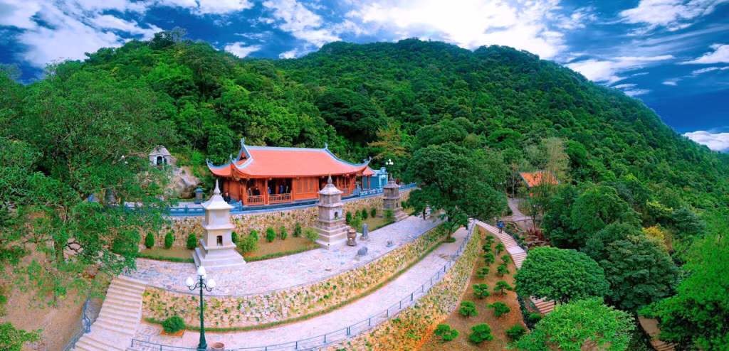 Am chùa Ngọa Vân thuộc Khu di tích lịch sử nhà Trần.