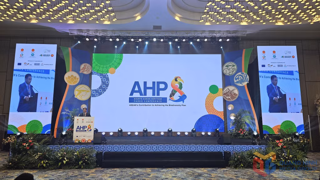 Deputy Minister of Agriculture and Rural Development Nguyen Quoc Tri delivered the opening remarks at the 8th ASEAN Heritage Parks Conference (AHP8).