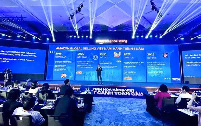 Gijae Song, CEO of Amazon Global Selling Vietnam, speaks at the event (Photo: VietnamPlus)