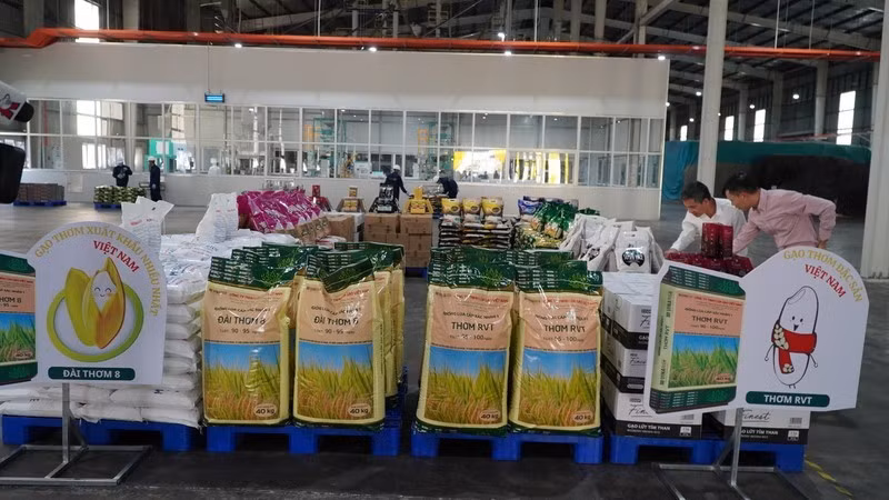Vietnamese rice is popular in the Philippine market.
